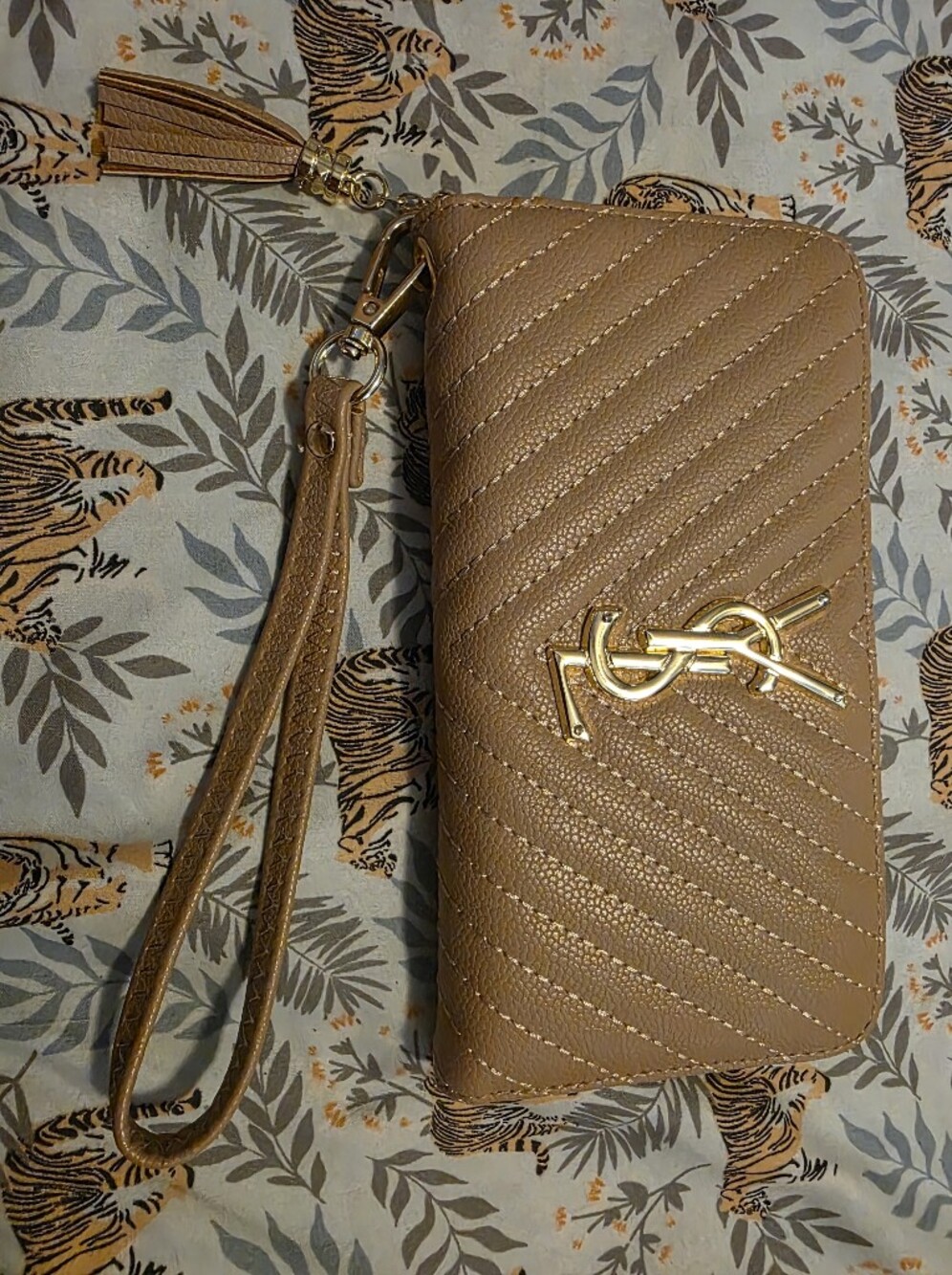 Fashion Tan And Gold Logo Quilted Wristlet